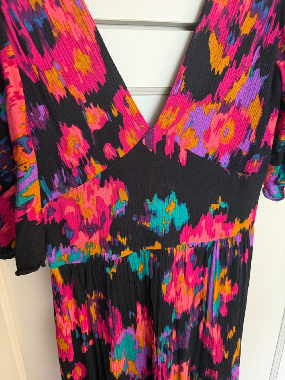 Beautiful printed dress! Only worn one
